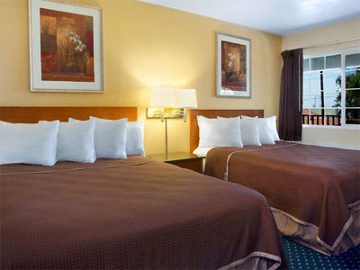 Howard Johnson By Wyndham National City/san Diego South National City