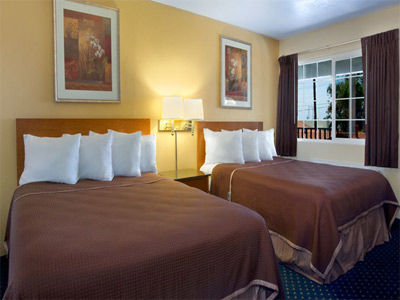Hotel Howard Johnson By Wyndham National City/san Diego South