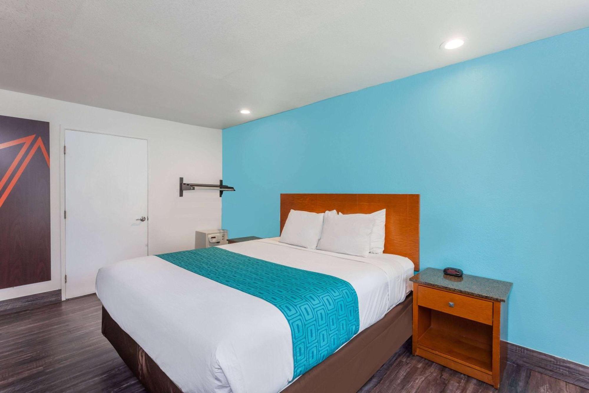 Howard Johnson By Wyndham National City/san Diego South 2*
