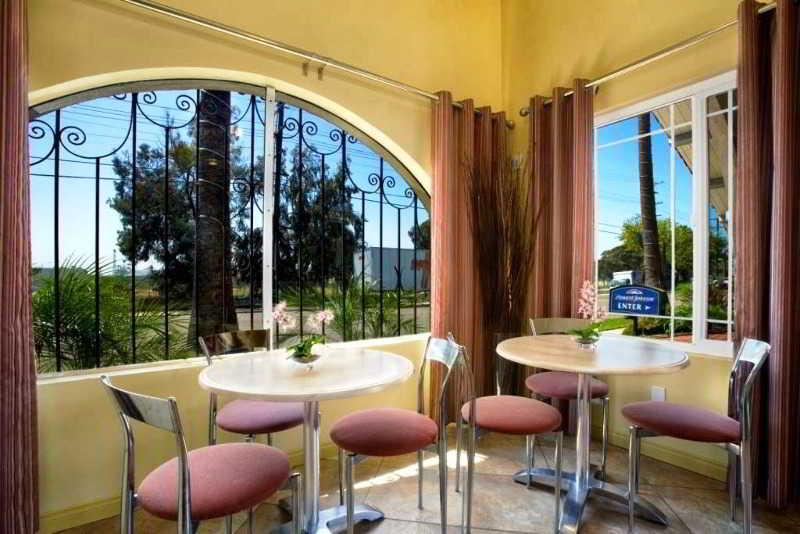 Howard Johnson By Wyndham National City/san Diego South