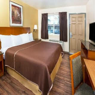 Howard Johnson By Wyndham National City/san Diego South 2* National City